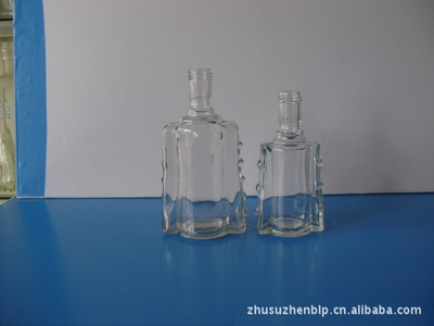 【廠家直銷蒙砂玻璃酒瓶,烤花玻璃酒瓶,噴涂玻璃酒瓶】?jī)r(jià)格,廠家,圖片,其他玻璃包裝容器,徐州華聯(lián)玻璃制品-